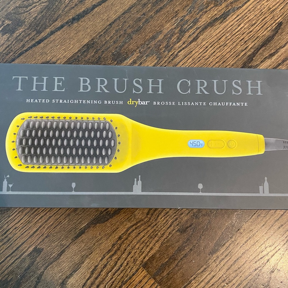 New in box Drybar The Brush Crush